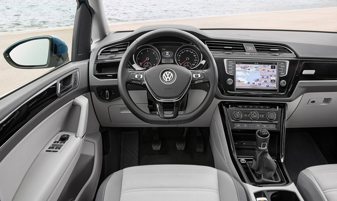 2015 Volkswagen Touran 1.6 TDI 110 SE! A Seven-Seat Golf